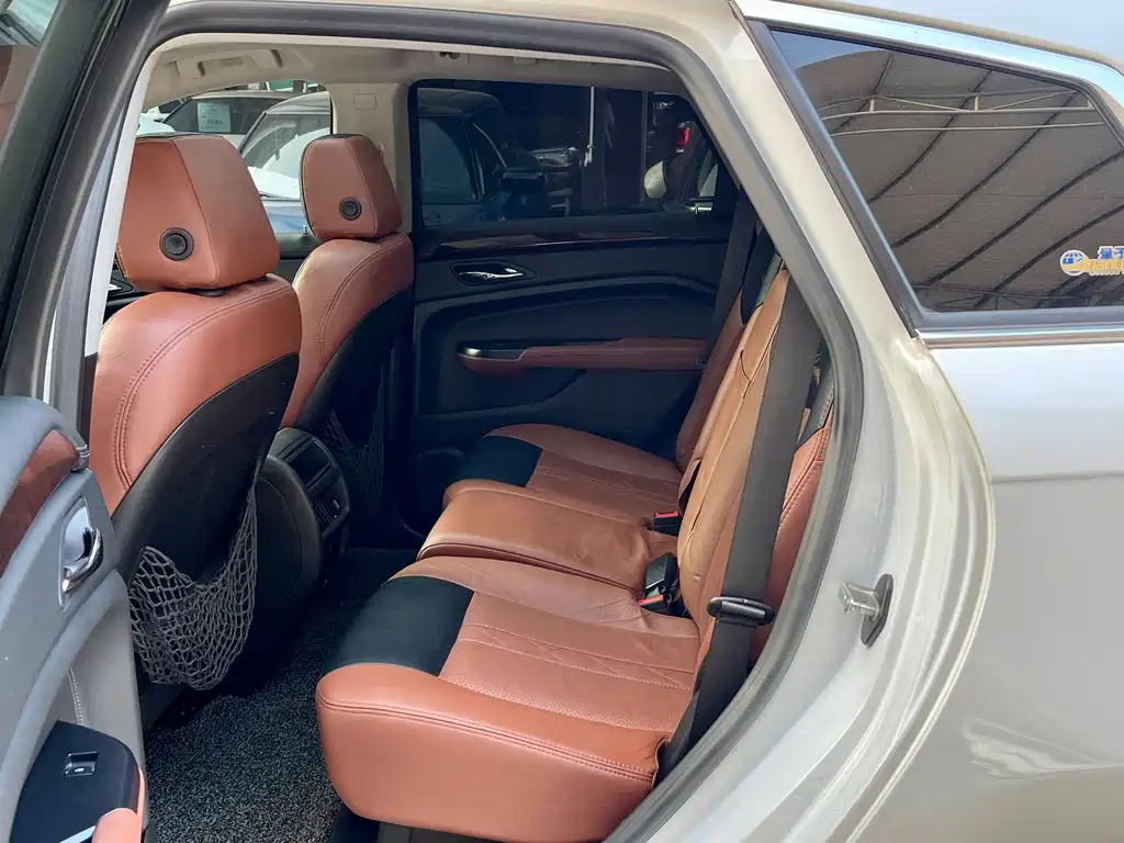Cadillac SRX — миниатюра 14