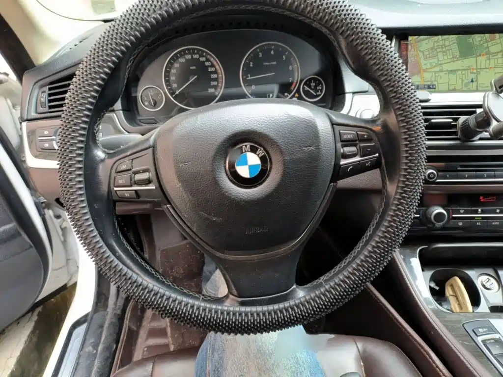 BMW 5 Series — миниатюра 3