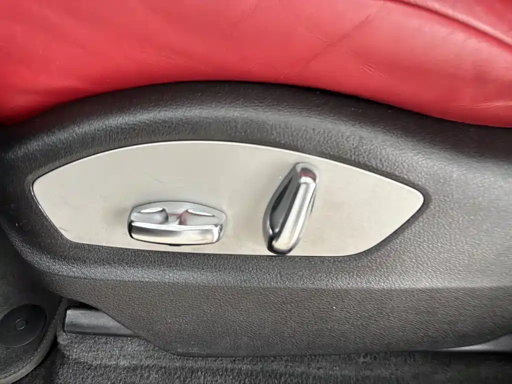 Porsche Macan — миниатюра 13