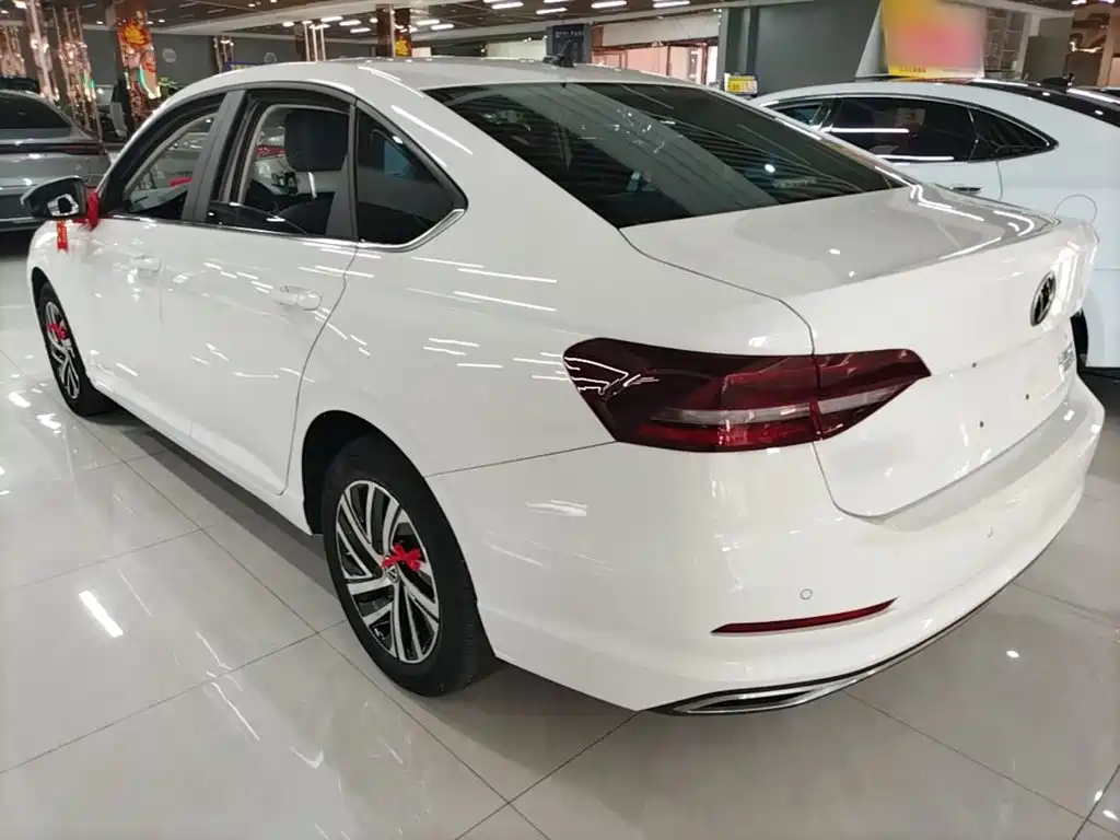 Volkswagen Lavida — миниатюра 5