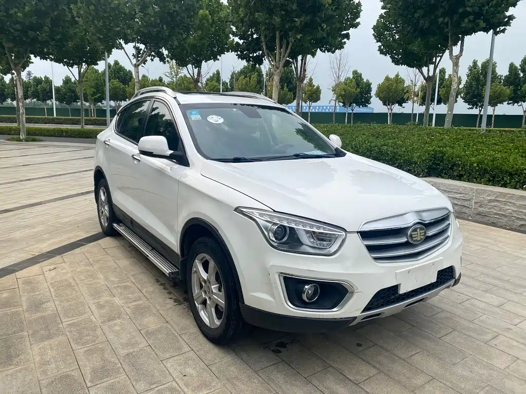 Bestune X80 2013 2.0L AT Luxury