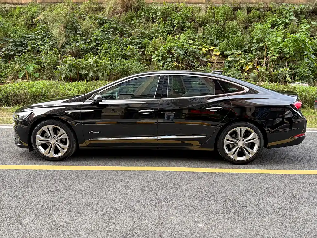 Buick LaCrosse 2022 Avenir