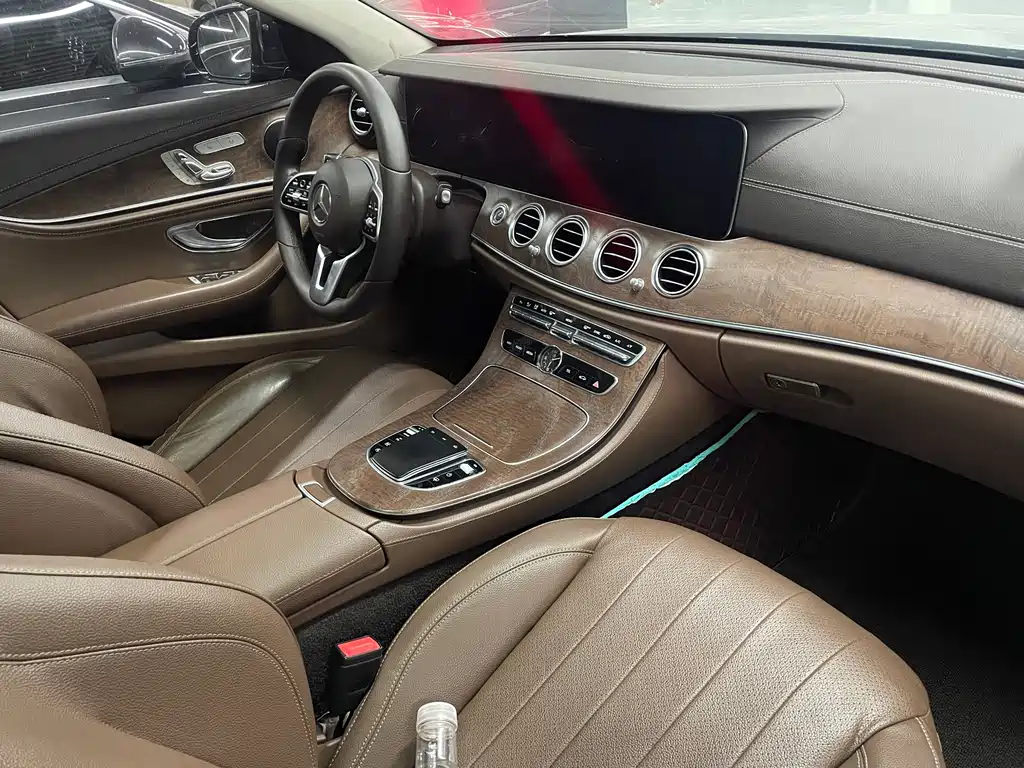 Mercedes-Benz E-Class — миниатюра 5