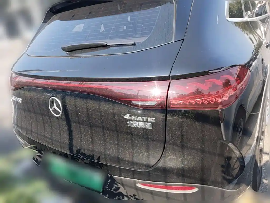 Mercedes-Benz EQE SUV — миниатюра 8