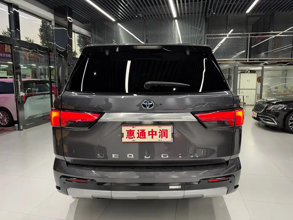 Toyota Sequoia — миниатюра 4