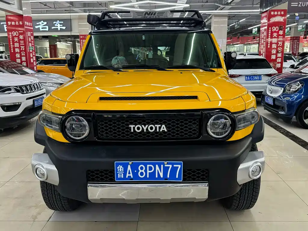 Toyota FJ Cruiser — миниатюра 2