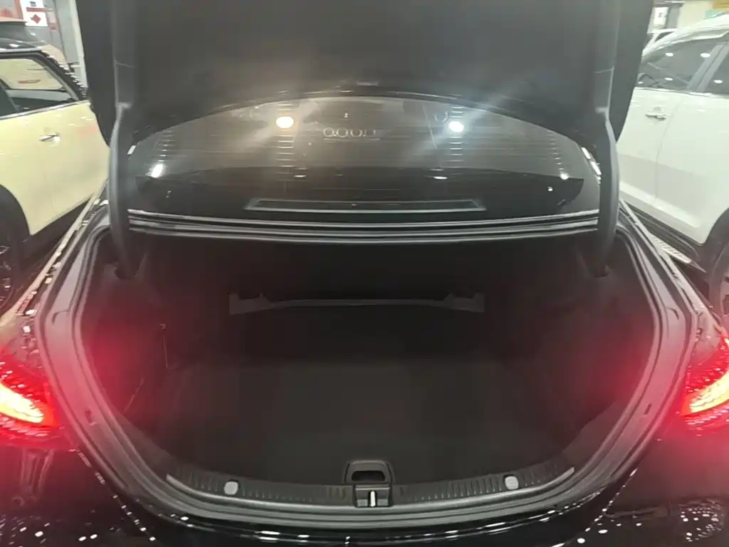 Mercedes-Benz E-Class — миниатюра 19