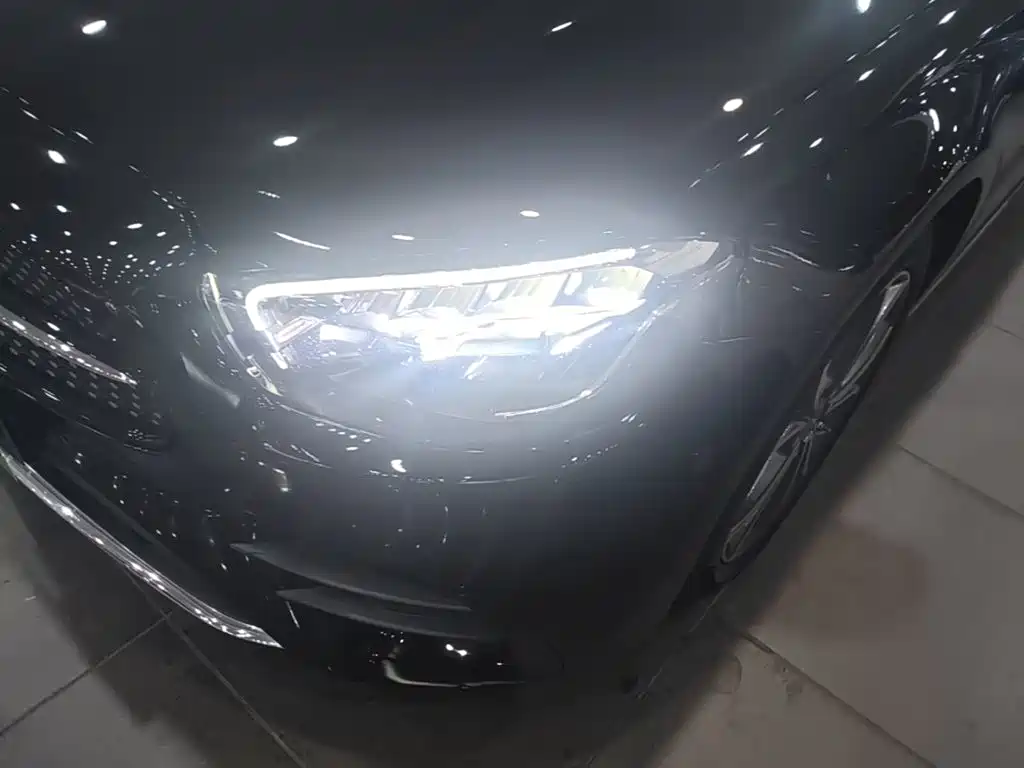 Mercedes-Benz E-Class — миниатюра 24