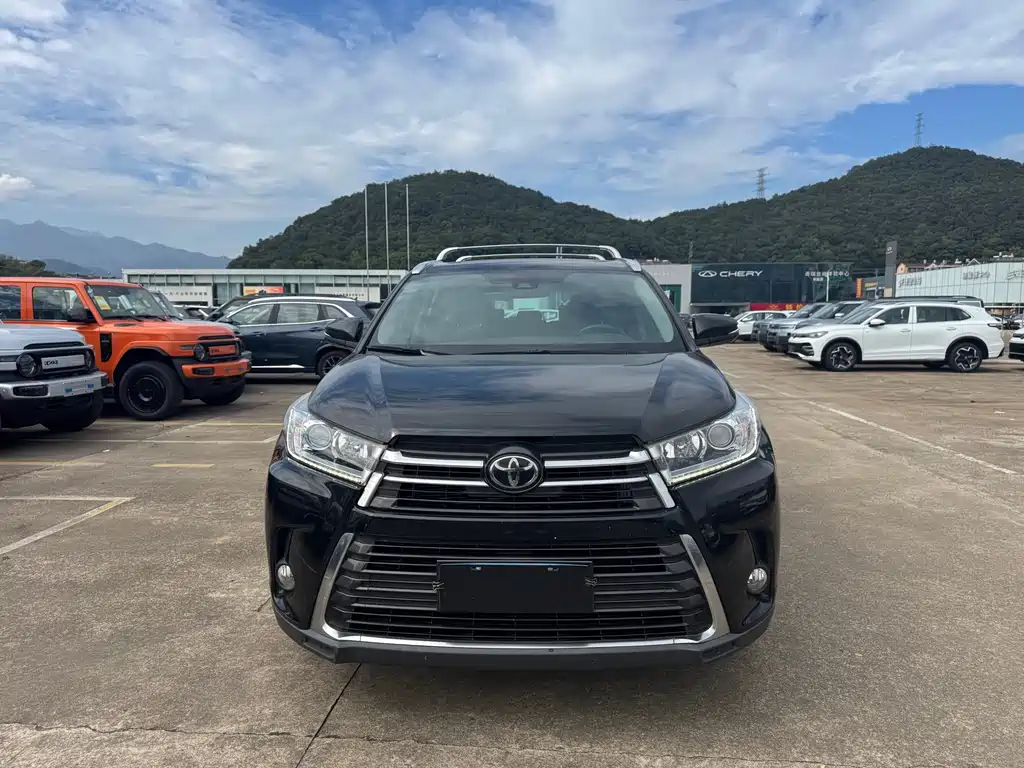 TOYOTA HIGHLANDER