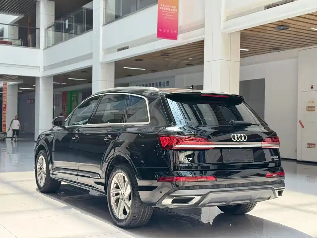 Audi Q7 — миниатюра 7