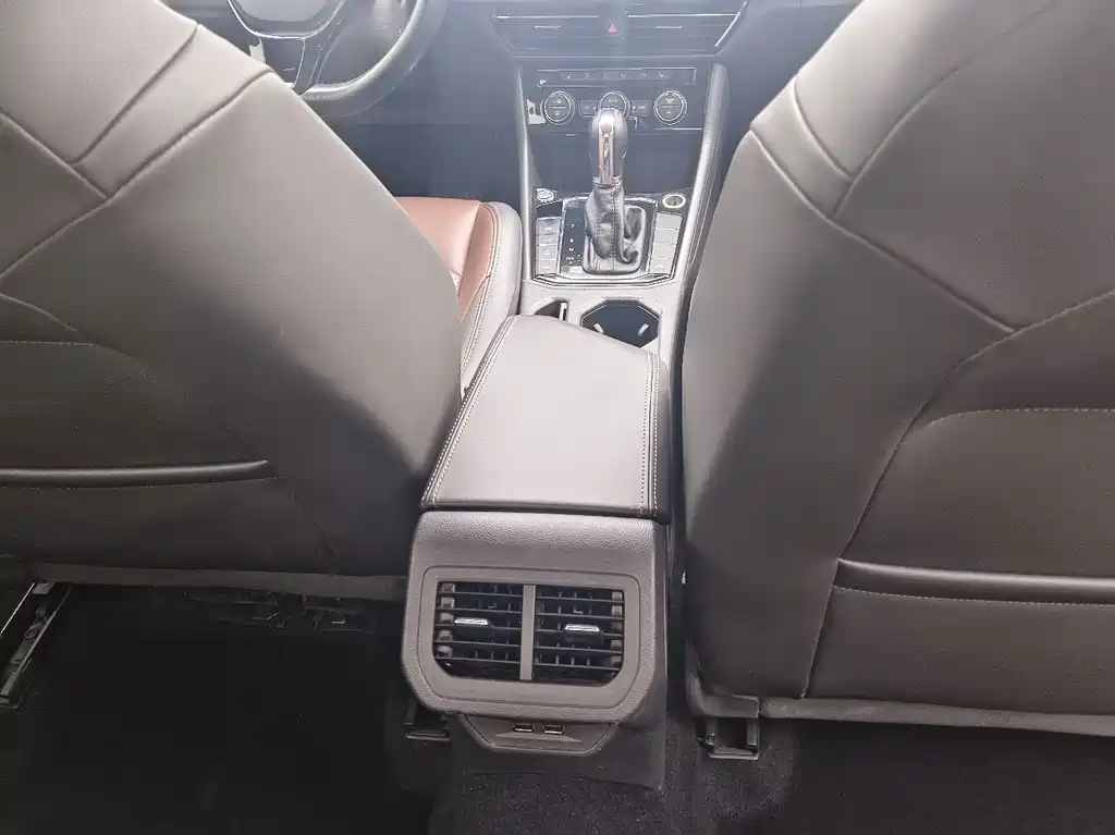 Volkswagen Lavida — миниатюра 9