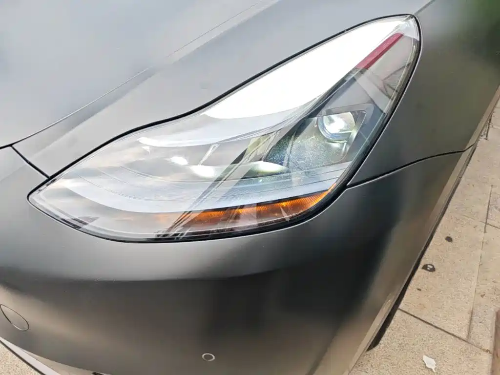 Tesla Model Y — миниатюра 24