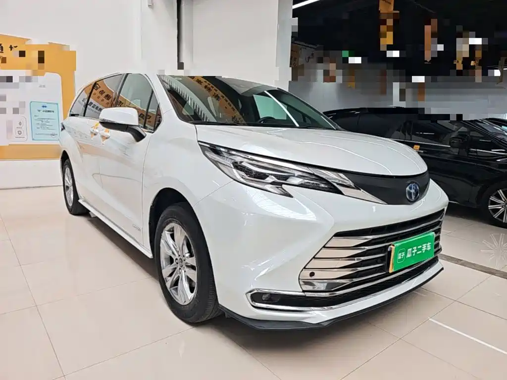 Toyota Sienna — миниатюра 4