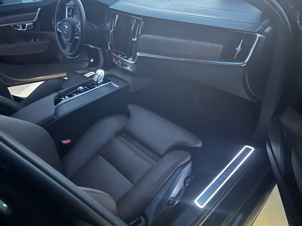 Volvo S90 — миниатюра 5