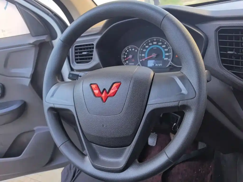 Wuling Hongguang V — миниатюра 11