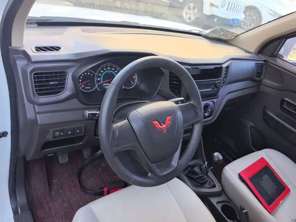 Wuling Hongguang V — миниатюра 10