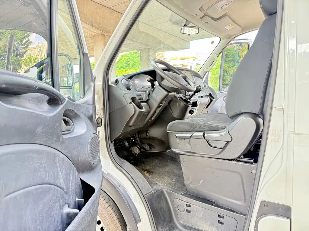 IVECO Ousheng — миниатюра 14