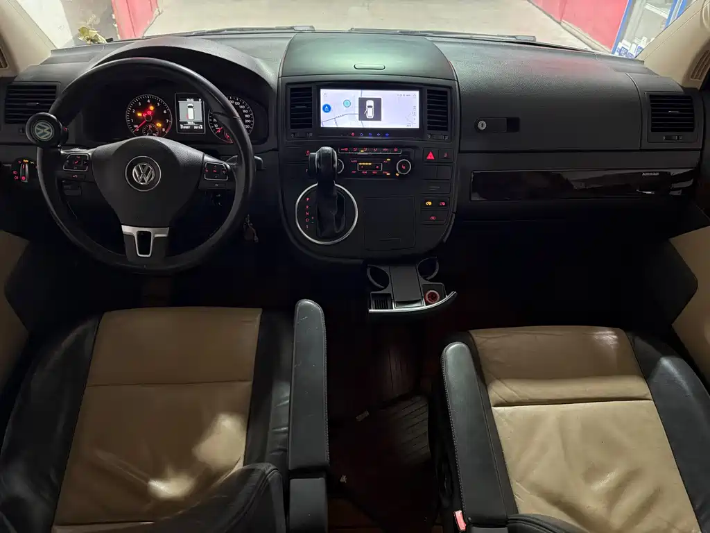 Volkswagen Multivan — миниатюра 10