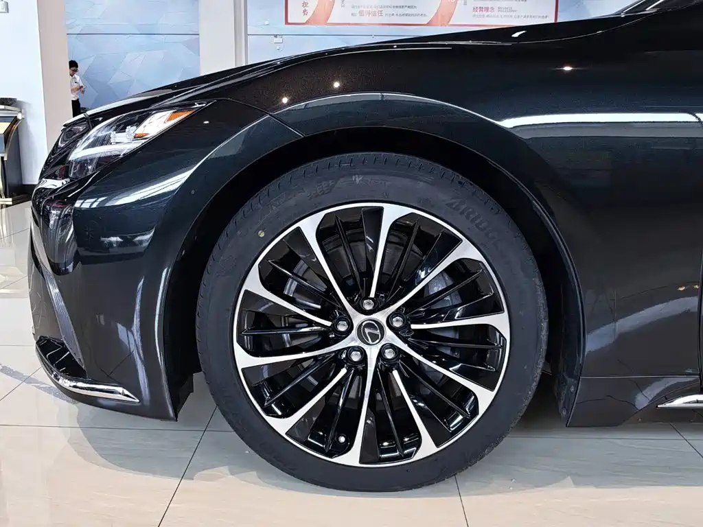 Lexus LS 2021 500h Executive