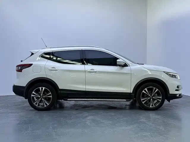 Nissan Qashqai — миниатюра 7