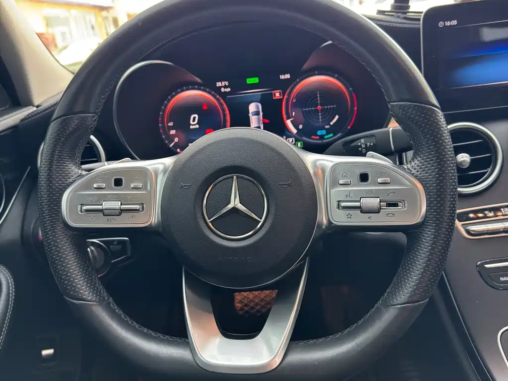 Mercedes-Benz C-Class — миниатюра 12