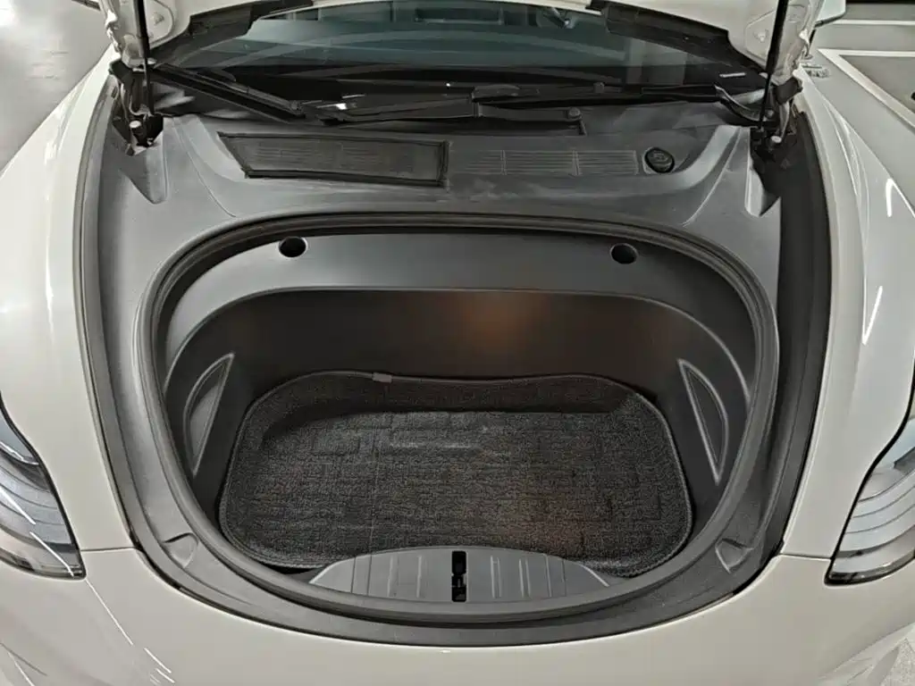 Tesla Model 3 — миниатюра 20