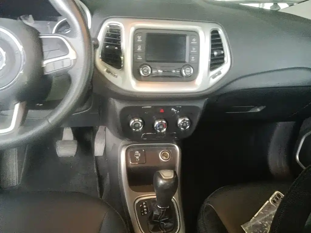 Jeep Compass — миниатюра 13