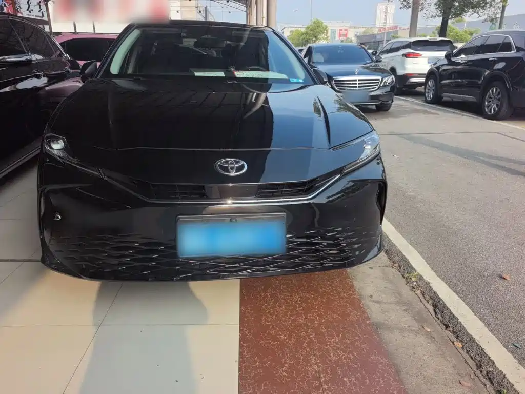 Toyota Camry — миниатюра 7