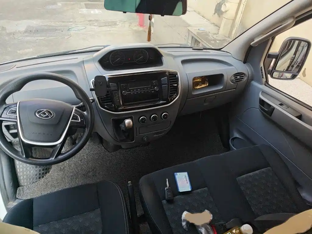MAXUS V80 — миниатюра 13