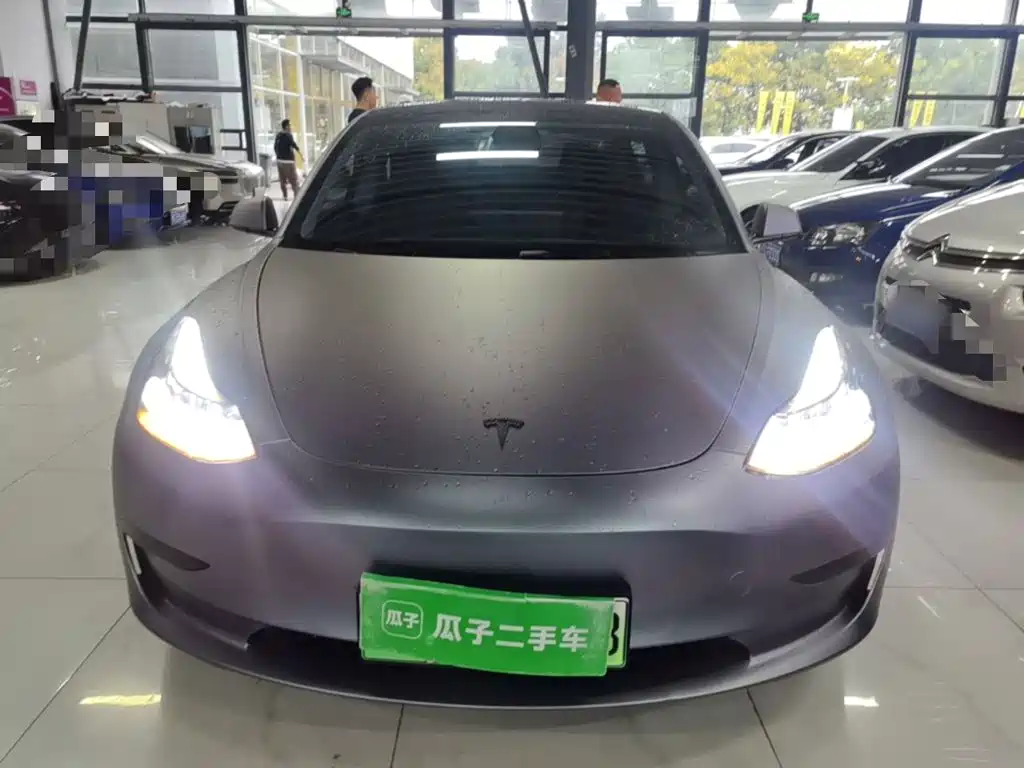 Tesla Model 3 — миниатюра 3