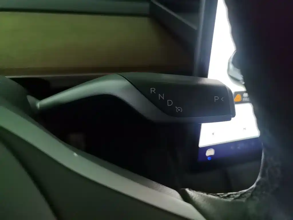 Tesla Model 3 — миниатюра 14