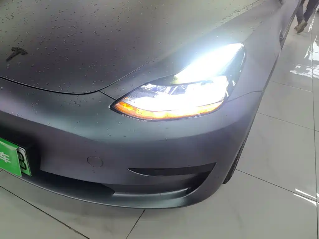 Tesla Model 3 — миниатюра 24