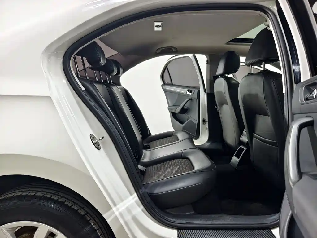 Volkswagen Santana — миниатюра 16