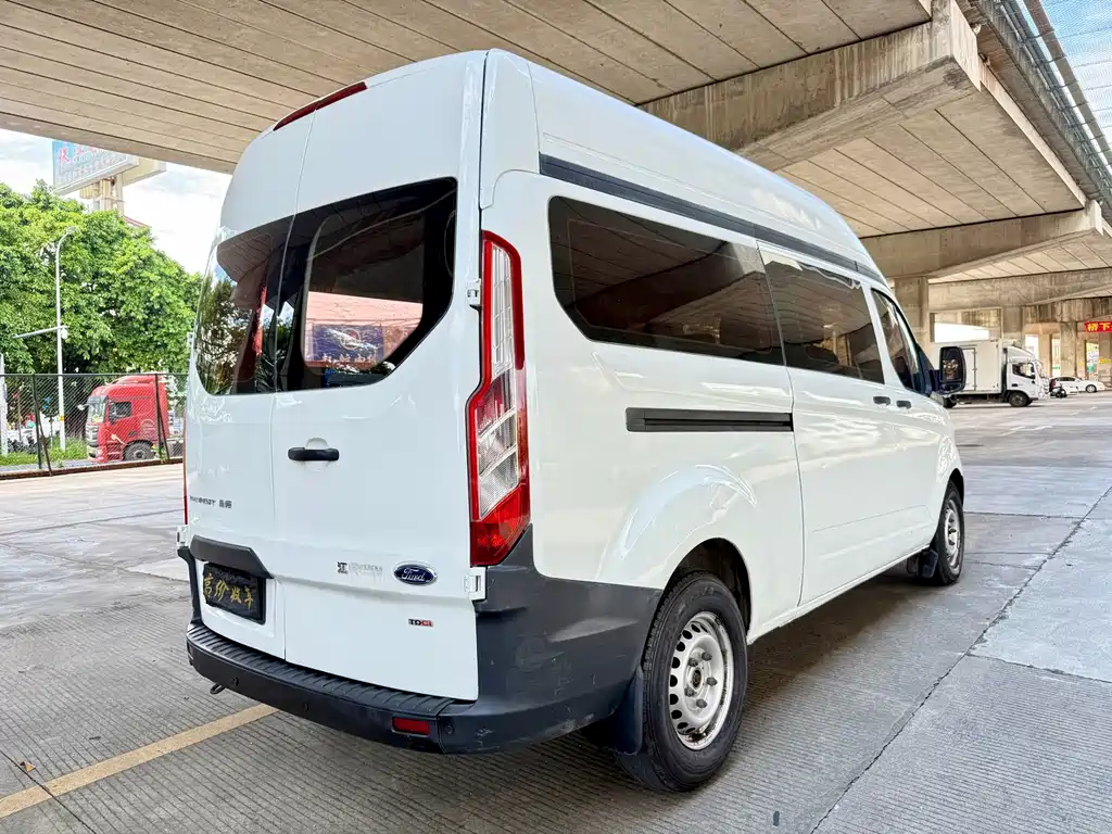 Ford Transit — миниатюра 6