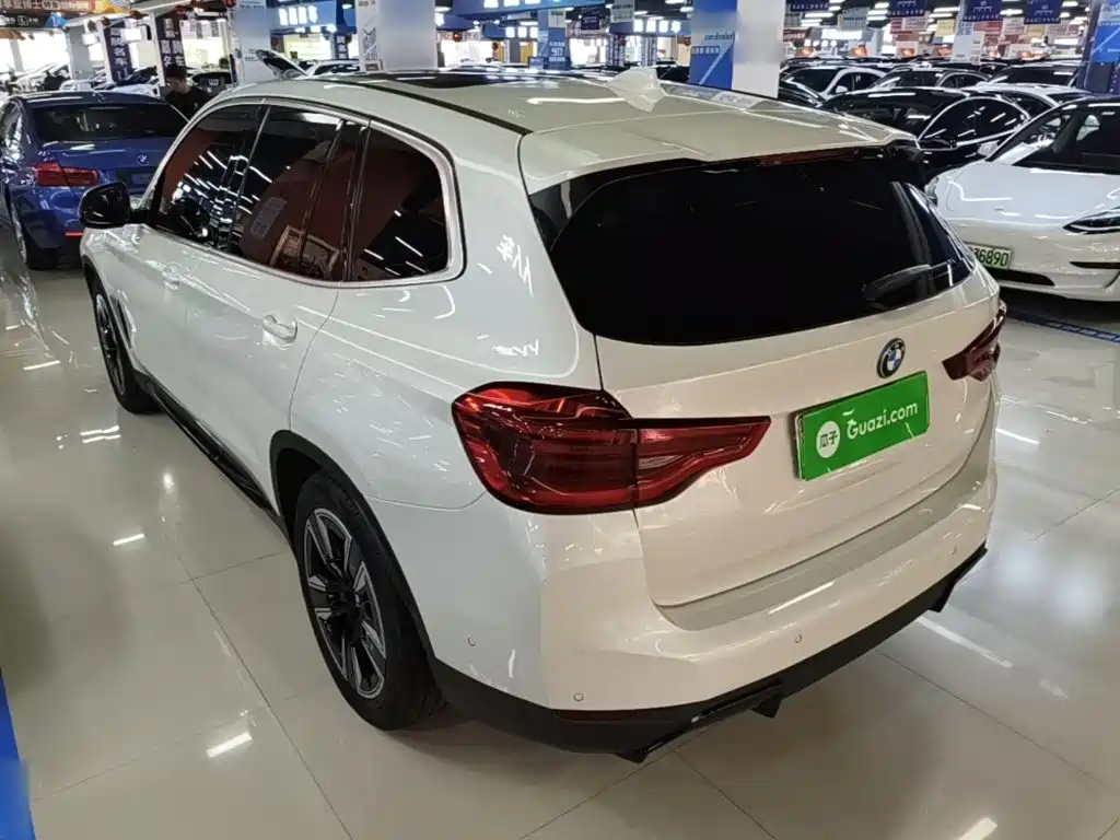 BMW iX3 — миниатюра 5