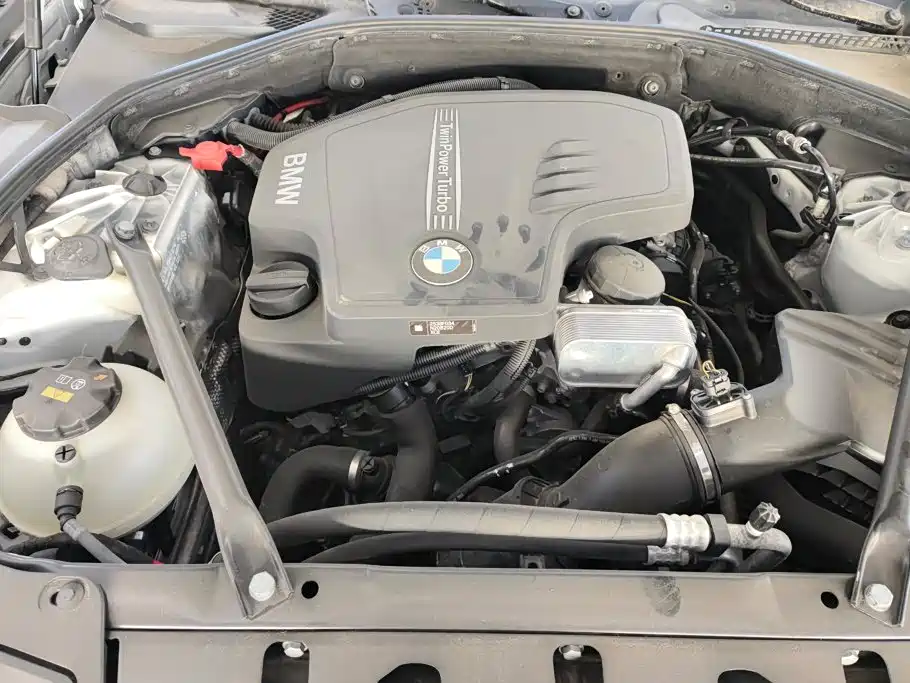 BMW 5 Series — миниатюра 10