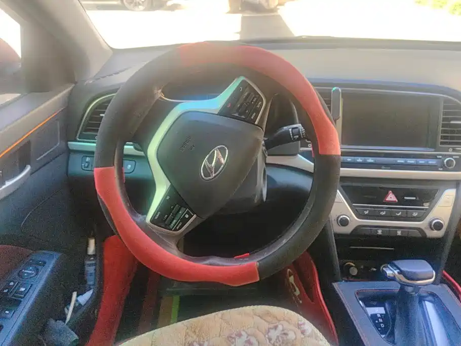 Hyundai Elantra — миниатюра 15