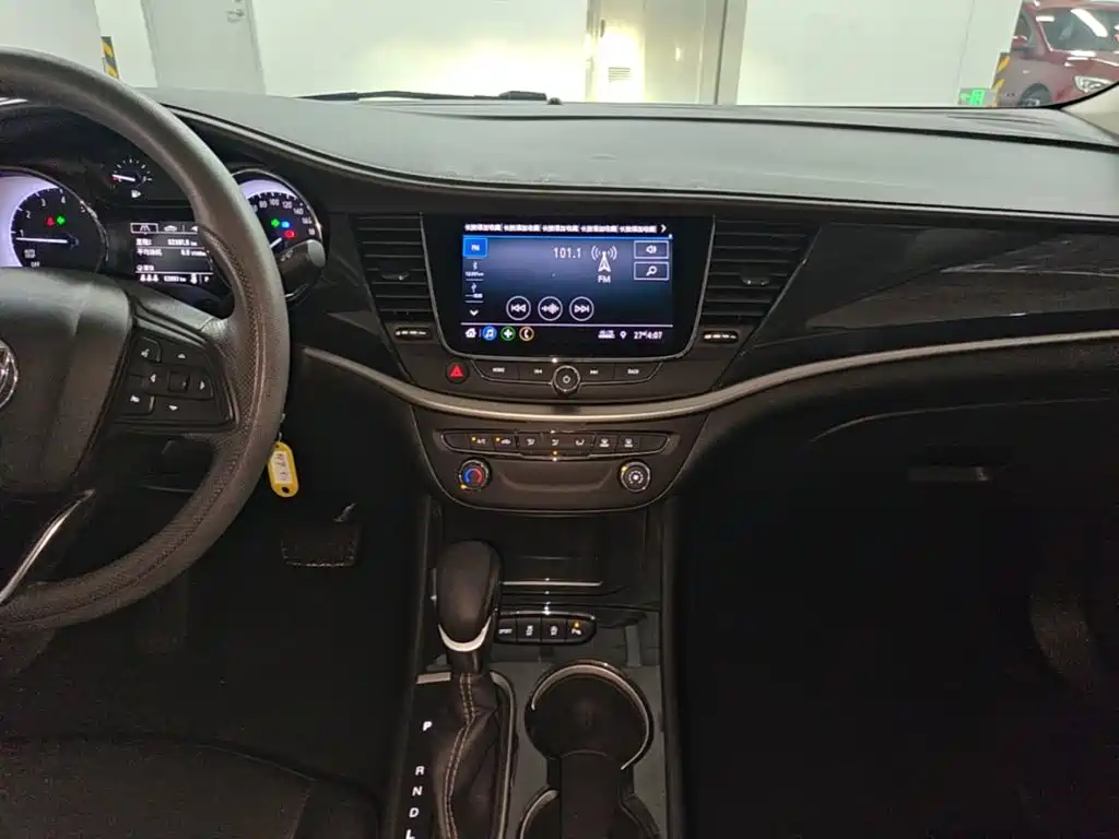 Buick Verano — миниатюра 13
