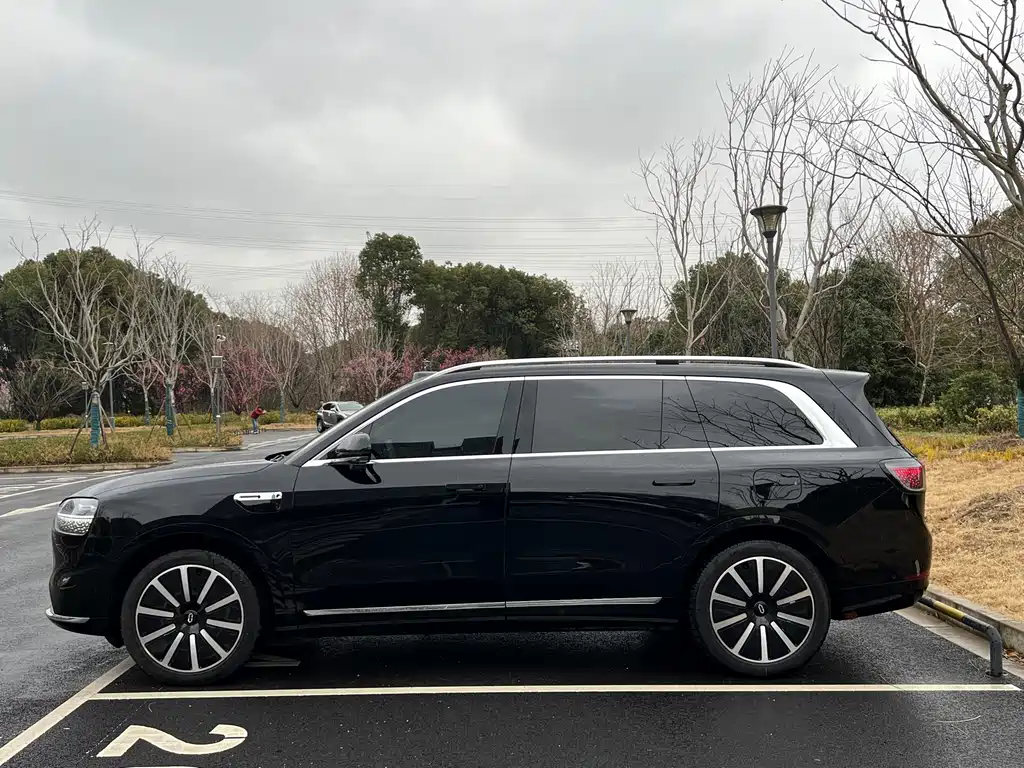 AITO ASK THE WORLD M9