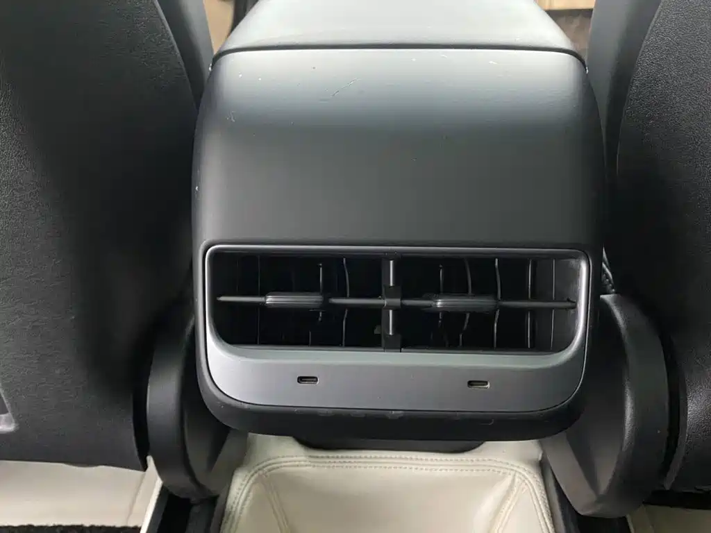 Tesla Model Y — фотографии объявления, Фото 27