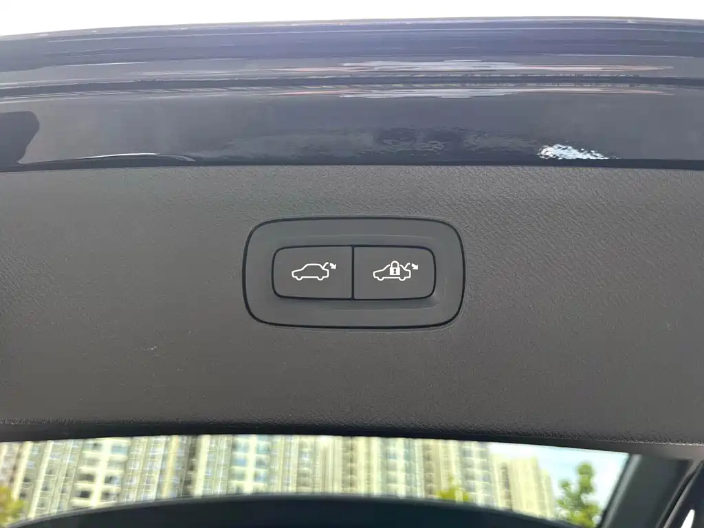 Volvo XC90 — миниатюра 10