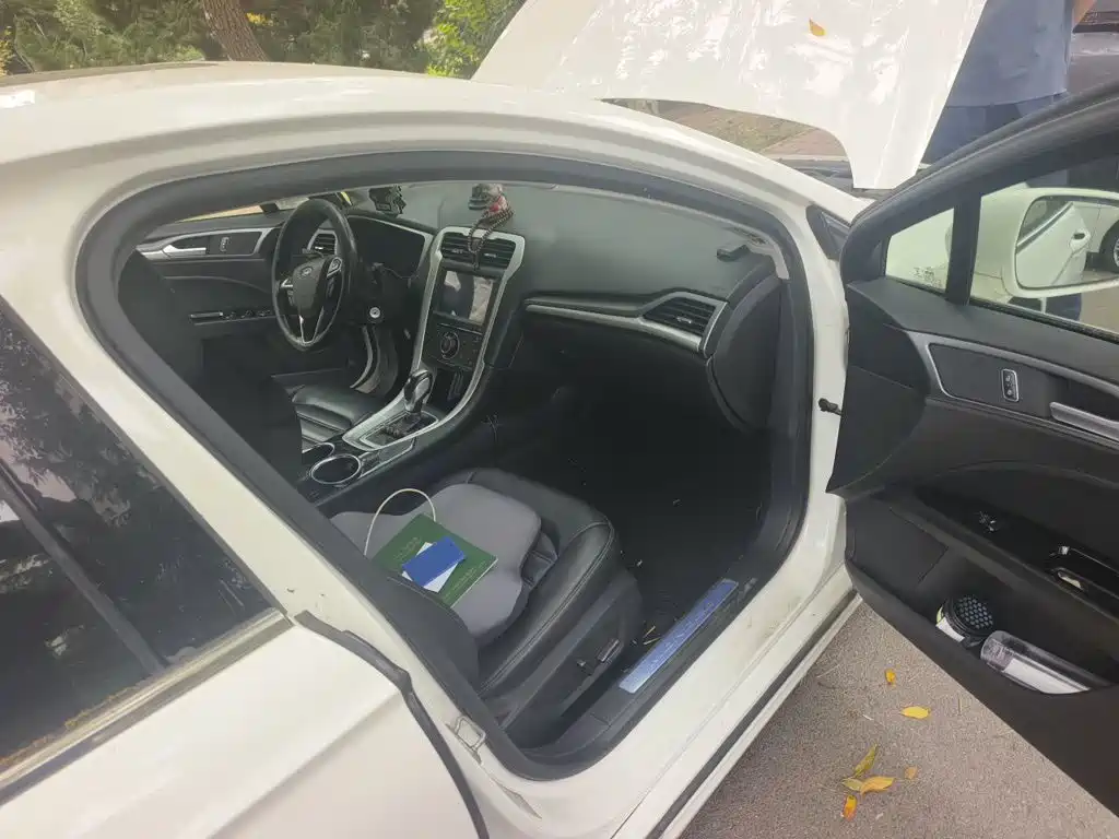 Ford Mondeo — миниатюра 19