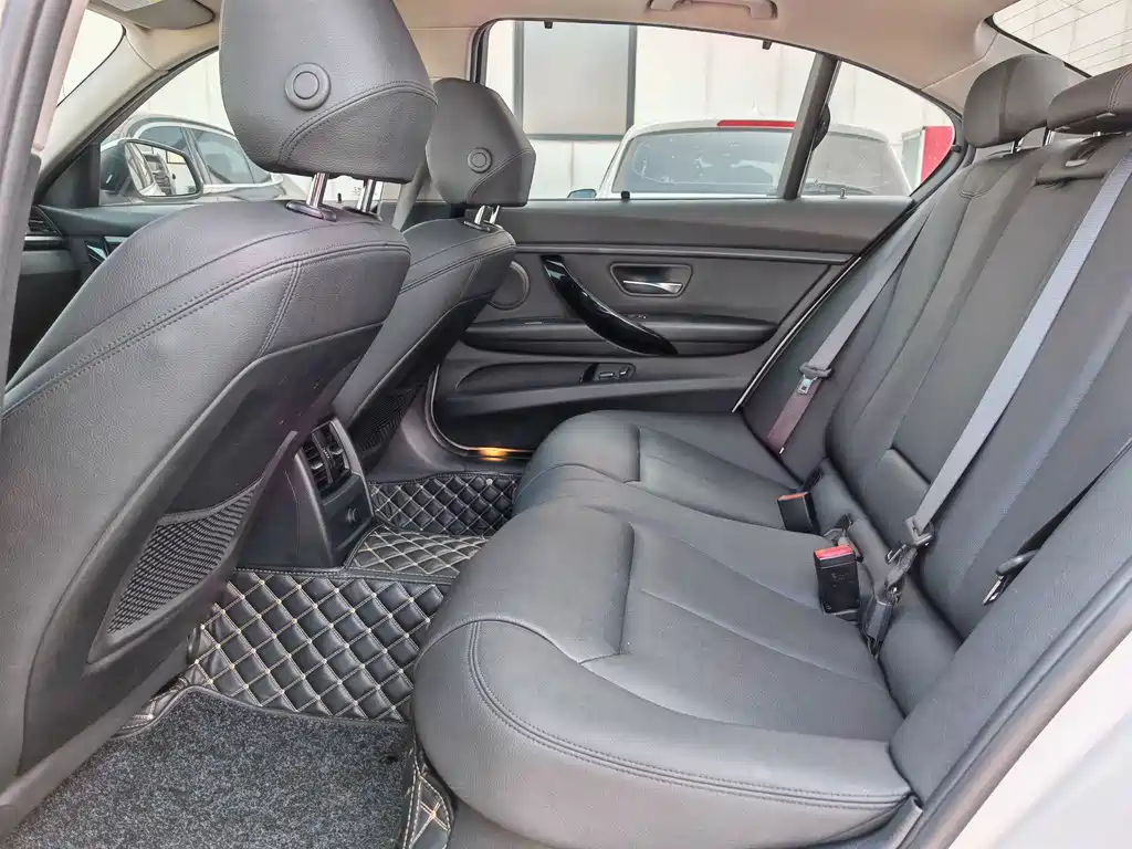 BMW 3 Series — миниатюра 17