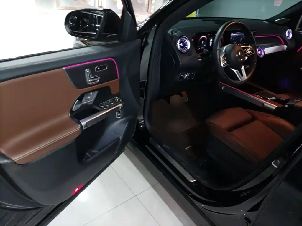 Mercedes-Benz GLB — миниатюра 16