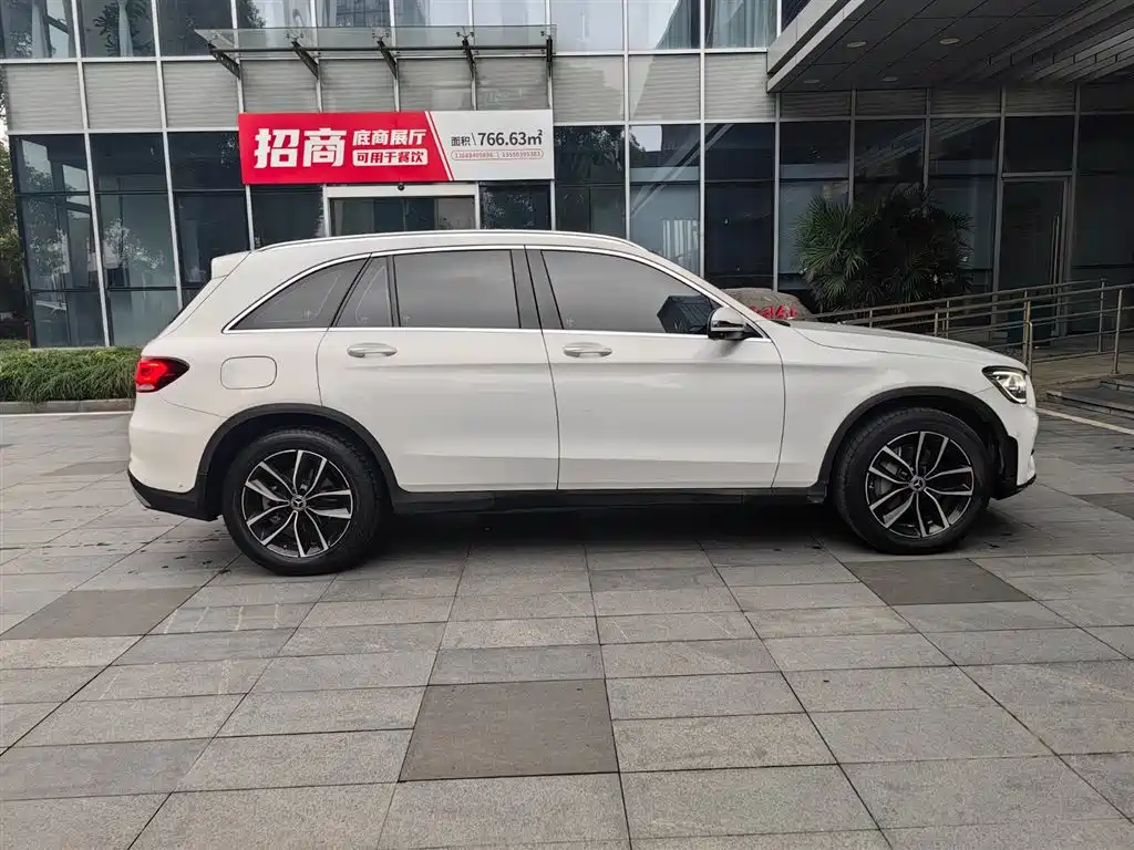 MERCEDES-BENZ GLC