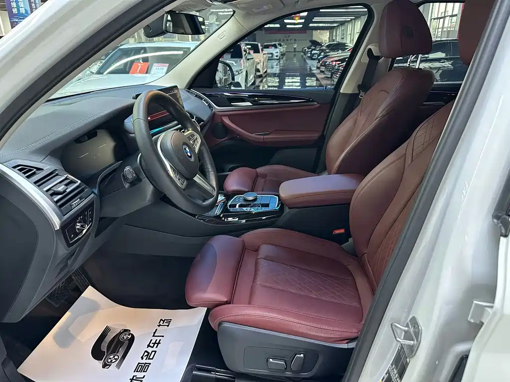 BMW iX3 — миниатюра 4