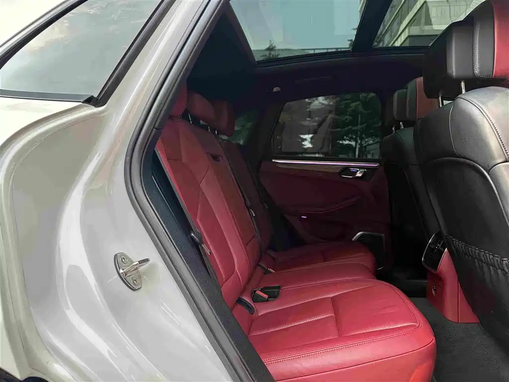 Porsche Macan — миниатюра 19