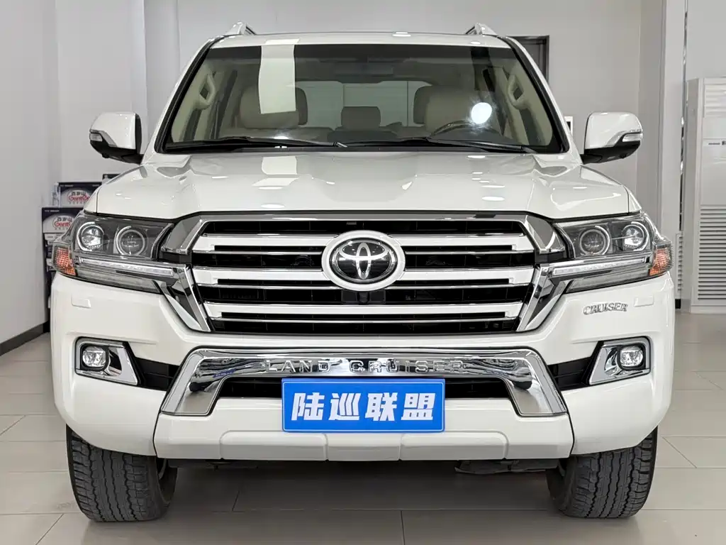 Toyota Land Cruiser 2017 4.0L AT