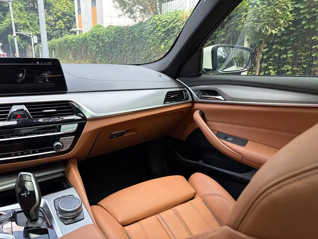 BMW 5 Series (Import) — миниатюра 20