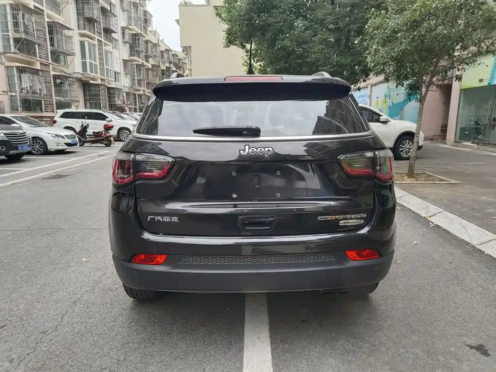Jeep Compass — миниатюра 6